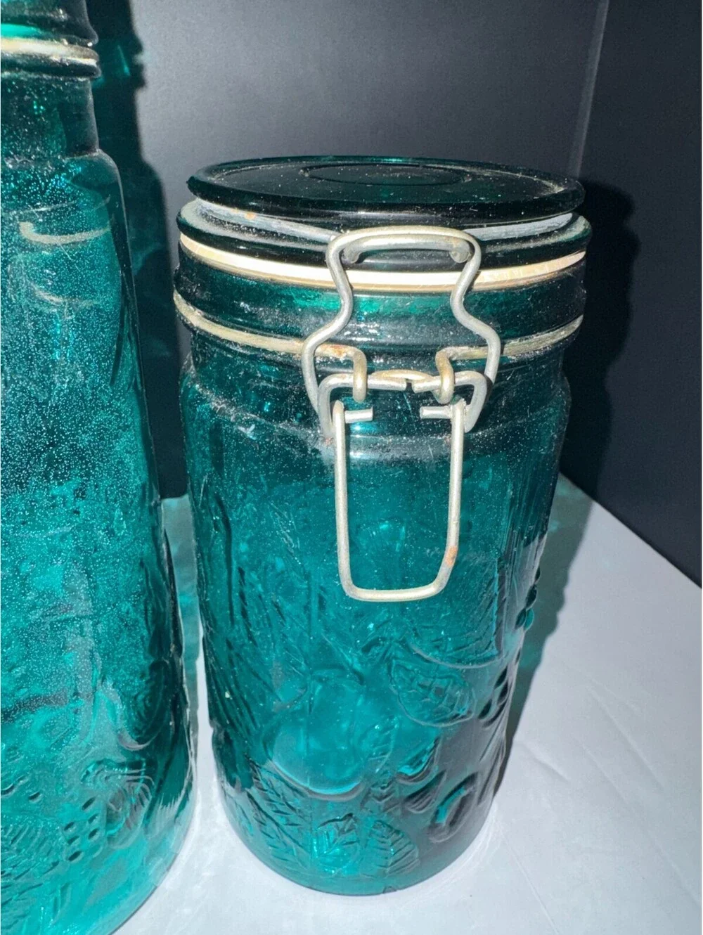 Vtg Mcm Emerald Green Fruit, Grape Design Glass Canister Set Wire Bail Lids 3pc